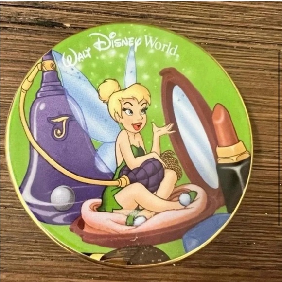 Walt Disney World Mini
Souvenir Collector
Plates Tinkerbell / Cinderella Castle - Picture 2 of 4